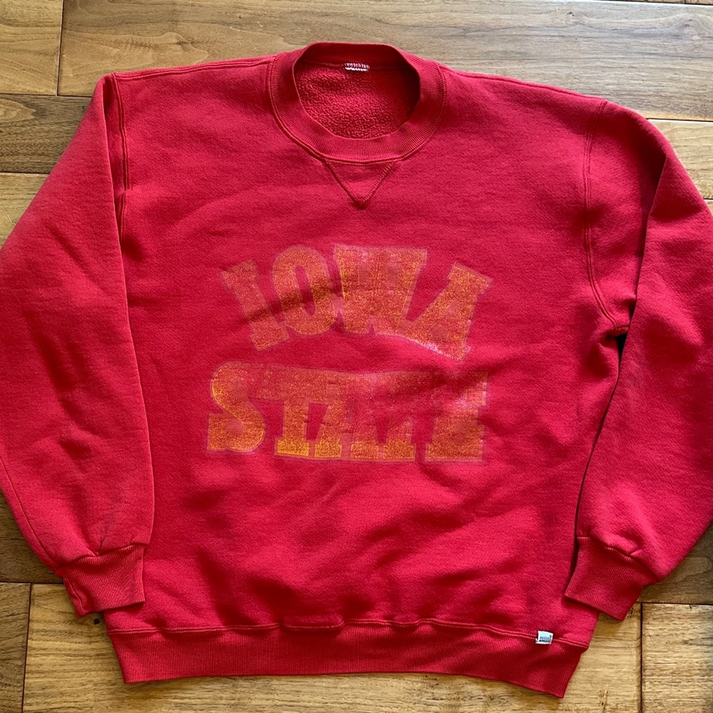 Vtg Russell Athletic Iowa State U sweatshirt.
